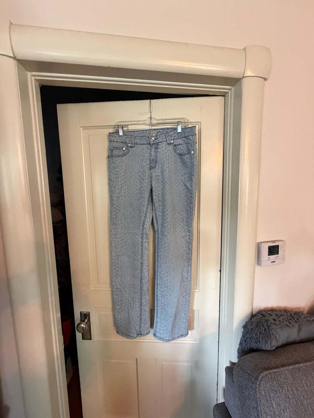 Reba Animal Print Straight Leg Jeans Size 8 Light Blue Denim